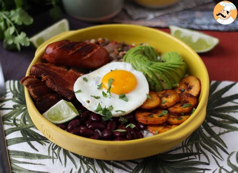  Bandeja Paisa: Uma Sinfonia de Sabores Colombianos e Texturas Inusitadas que Encantam o Paladar!